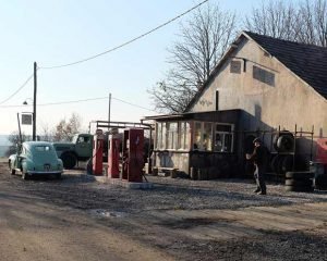 MaigretSeason-night-at-crossroads